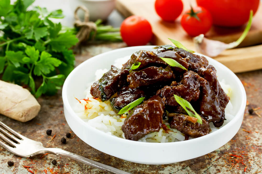 this Mongolian beef recipe is super easy with full of flavor